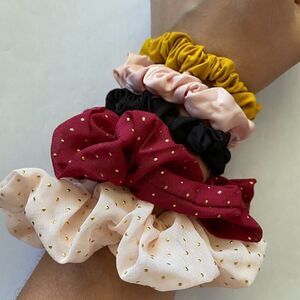 Set of 5 Scrunchies - Burgundy Pink Polka Dot